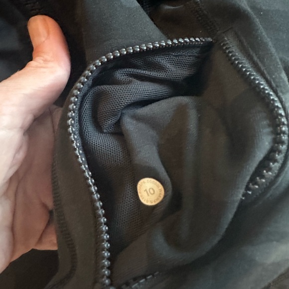 lululemon athletica Dark Camouflage Utility Jacket - Picture 6 of 8